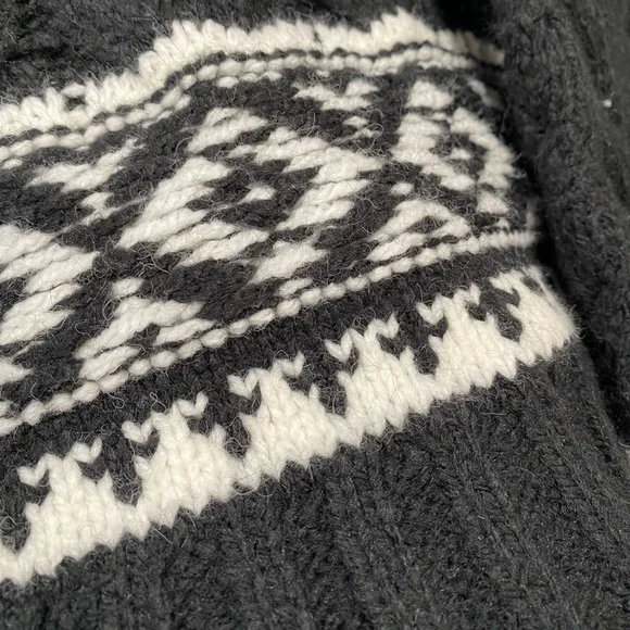 Francesca’s Black & White Pattern Mock Neck Knit Sweater L Fair Isle ST21949 - Picture 8 of 11
